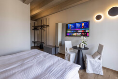 StanzaDX_TelevisioneTavolino