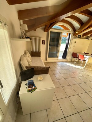 2A0B0217-5F39-4072-A8E1-ACBD8411E2BB