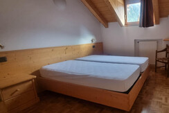 Ciadenac Sud camera  doppia con finestra