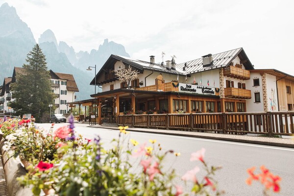 FACCIATA ESTERNA ESTIVA