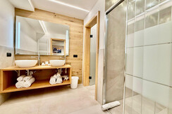 WhatsApp Image 2024-12-20 at 19.28.21