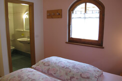 camera matrimoniale con bagno annesso