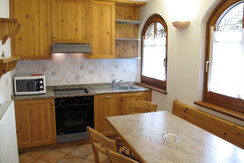 cucina a vista e zona oranzo