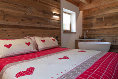 Camera da letto con vasca