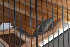 Spazio relax con poltrona in legno