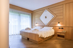 superior panoramic room hotel chalet pineta canaze