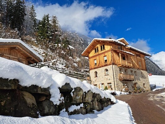 424989992_745964667623544_1865797698549188746_n