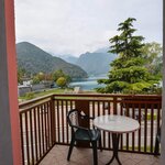 Foto di Suite con balcone vista lago