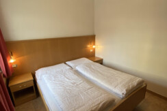 6B17F792-375C-449D-BC54-50B4318677C6