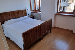 stanza con visuale sul paese