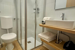 A5023A76-D206-45BE-A126-E317F8BD7CC5