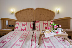 stanza-roen-agritur-coryletum-letto-matrimoniale