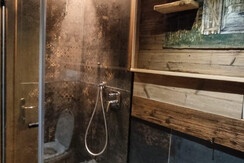 DalBenRaffaella-LaTanaDellOrso_Rifugio_Campitello_