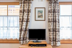 370ca0ce-abca-4ede-aaf1-187ba0f40275_3000x