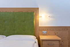 dee55a65-c739-49e9-9123-5b73c26a0a07_3000x