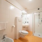  foto van Tweepersoonskamer Plus with two beds HB