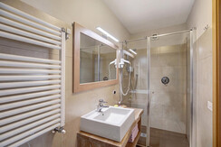 d2cB8sEGXQeg3Uz_yzhin-n-hVWAzHZzOnGMDS9rzBk