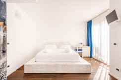 Hotel_Gabry_Riva_del_Garda_Deluxe_Room_01