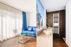 Hotel_Gabry_Riva_del_Garda_Deluxe_Room_03
