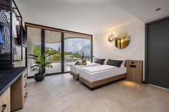 DP230623028_LOW_Dolce_3