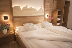 7017049f-dcda-44ec-a00f-949f8c212838