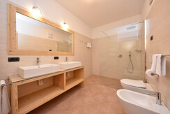 Suite Elsa bagno doppio lavabo