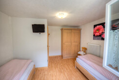 2021-giu12A Ghetta Stanza 06