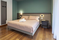 Matrimoniale con bagno in comune e balcone (1)