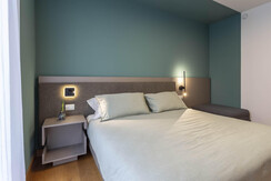 Camera matrimoniale con bagno privato (3)