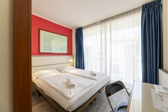 HOLIDAY_garden small