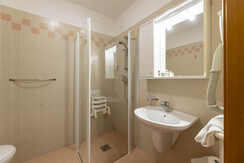 HOLIDAY_garden small_bagno