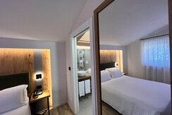 classic-room-balcony-hotel-america3