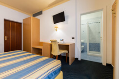 107-Hotel-brione-old-room (1)