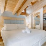  Фото Многоместный номер, душ, туалет, практически как новый