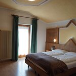  Foto von Familienzimmer, Dusche, WC, Bergseite