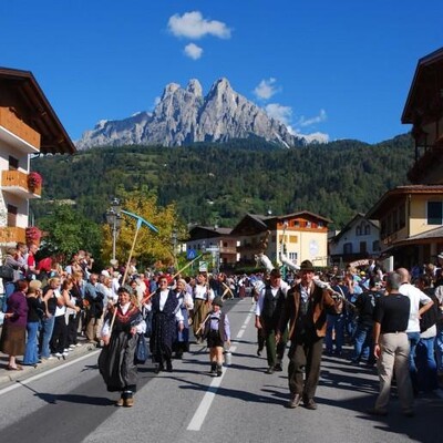 Gran-festa-del-Desmontegar-Desmontegada-Primiero-D