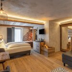  Photo of Junior Suite Queen Deluxe 2 adults B&B