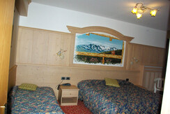 camera tripla superior (1)