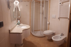 BAGNO CAMERA SUPERIOR (2)