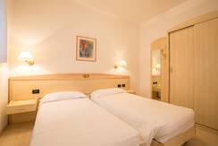 201707o4_daremo_AR5_6364_res