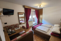 9cda05fb-8408-45ed-bcd5-8d4686717eb0