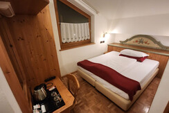 4d7db689-d6ec-4809-8046-2805677517e1