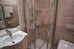 bagno stanze vista bosco