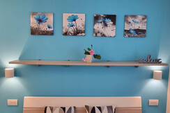 Foto Camera blu con luci