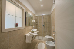 bagno mezzolago bella