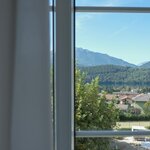  foto van DOUBLE ROOM WITH LAKE VIEW