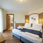  Photo of Junior suite standard twin lake view