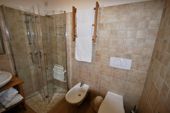 camera matrimoniale superior con giardino privato 