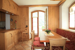 LA CORT, accesso al giardino