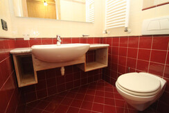 L'ARA, bagno di servizio